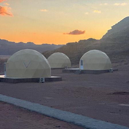 Star Magic Camp Hotel Wadi Rum Buitenkant foto