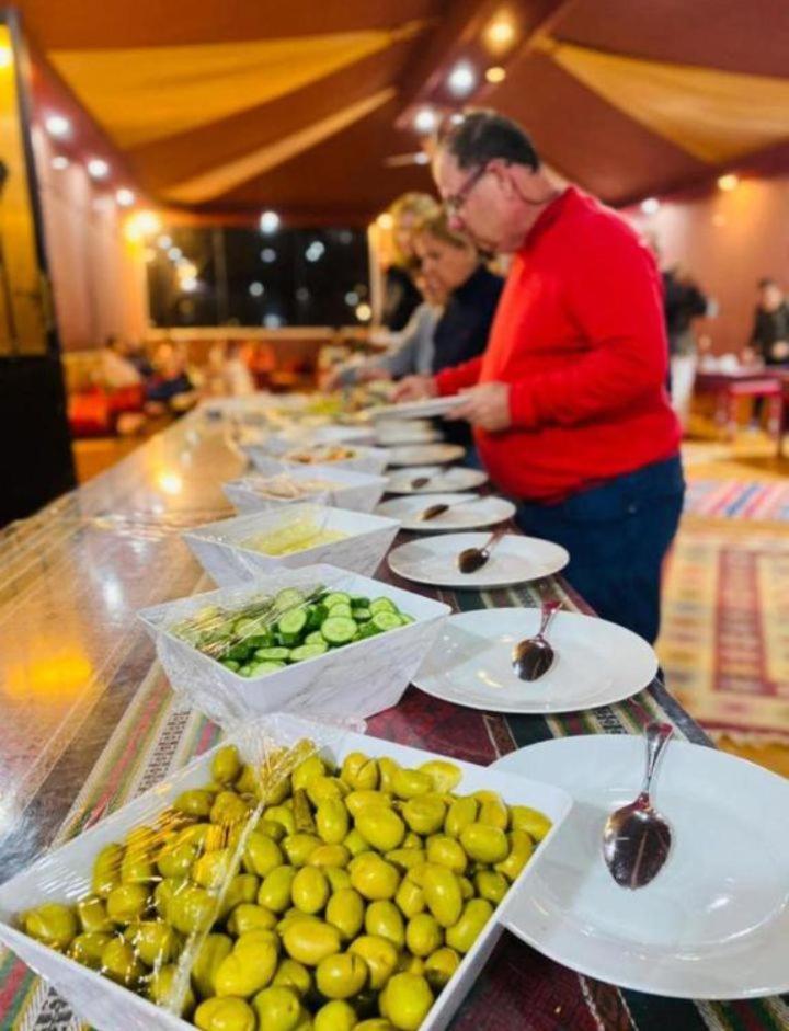 Star Magic Camp Hotel Wadi Rum Buitenkant foto