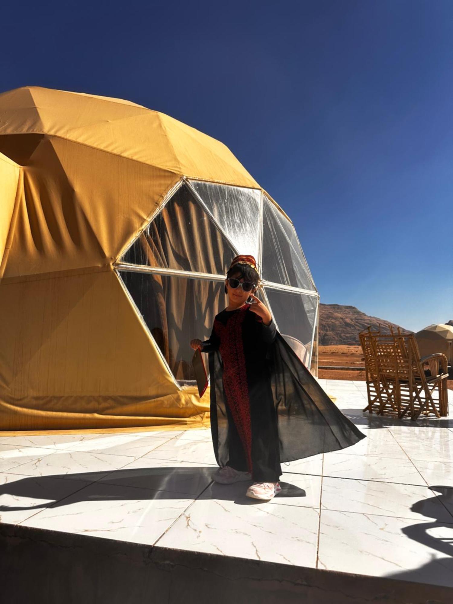 Star Magic Camp Hotel Wadi Rum Buitenkant foto