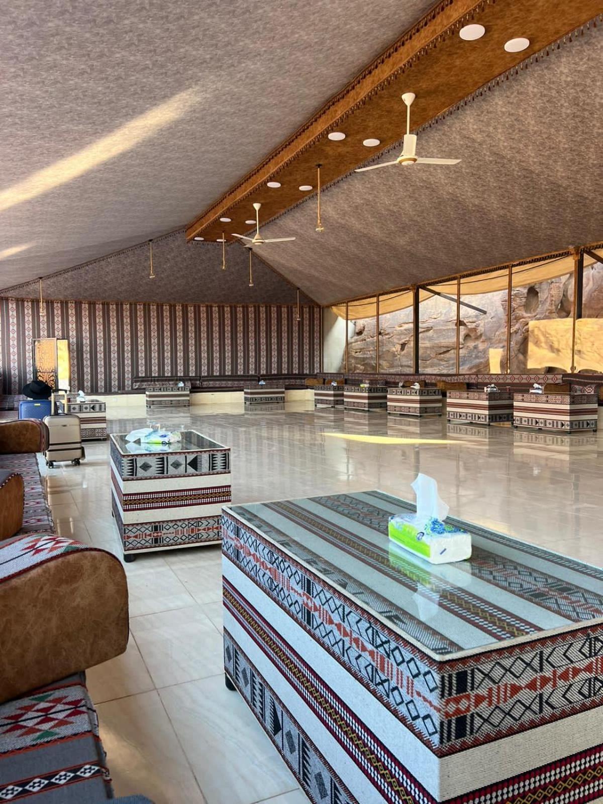 Star Magic Camp Hotel Wadi Rum Buitenkant foto