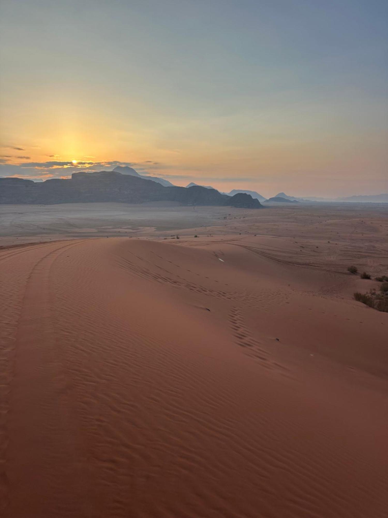 Star Magic Camp Hotel Wadi Rum Buitenkant foto