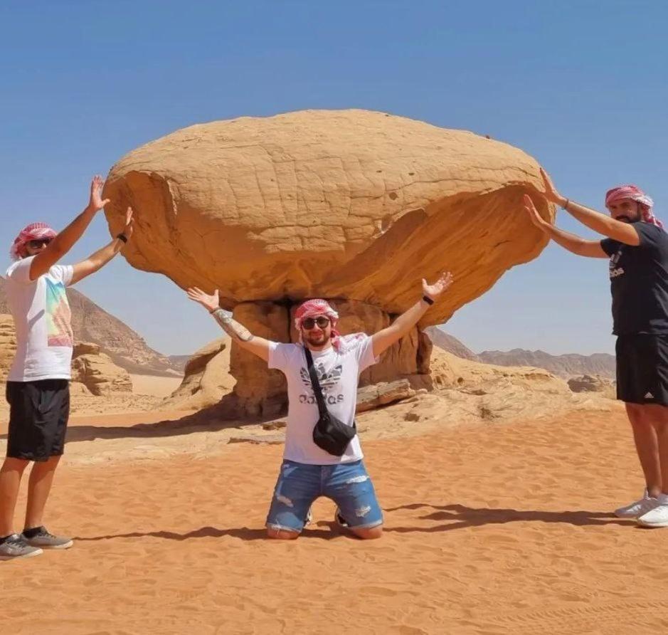 Star Magic Camp Hotel Wadi Rum Buitenkant foto