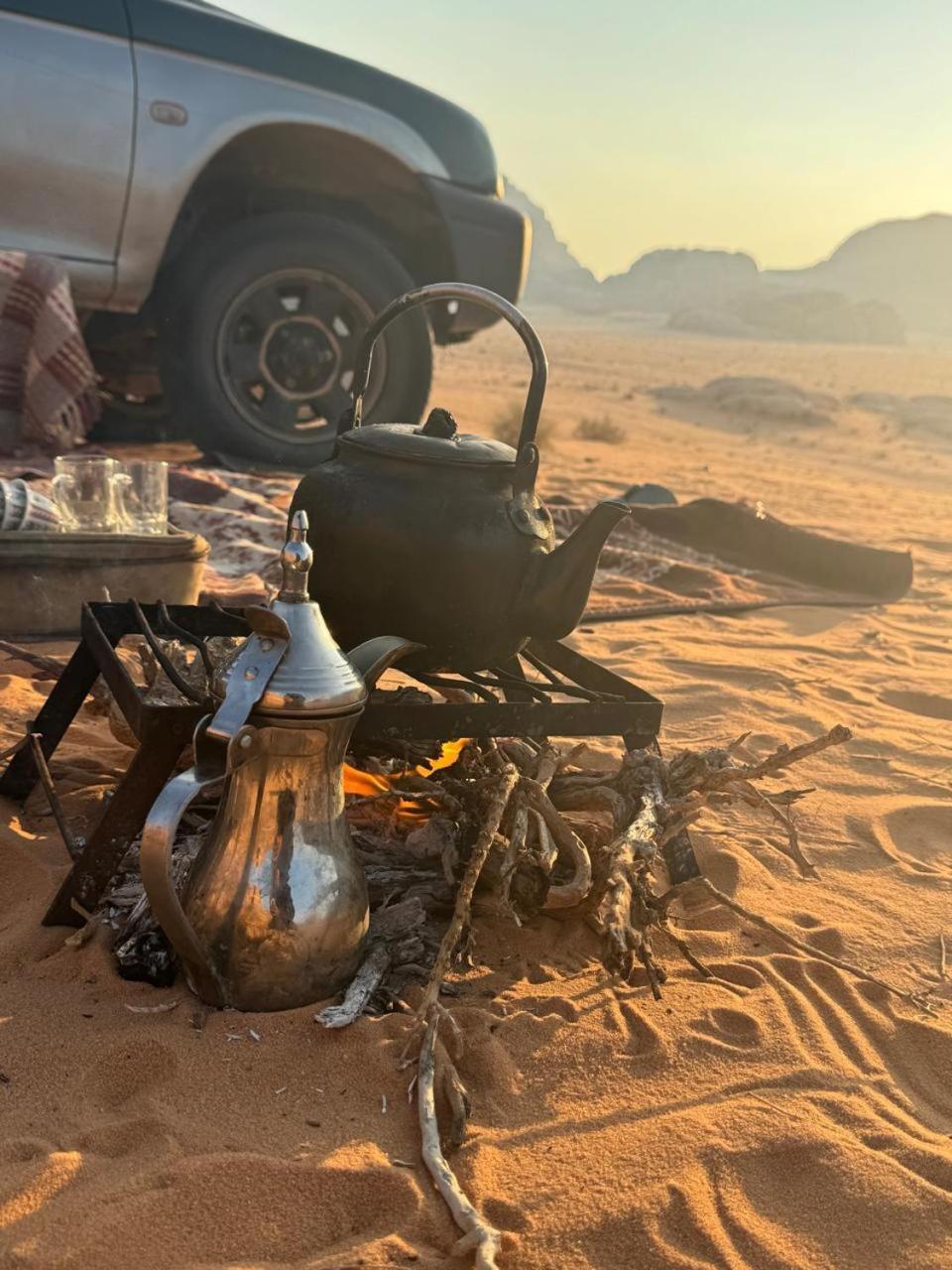 Star Magic Camp Hotel Wadi Rum Buitenkant foto