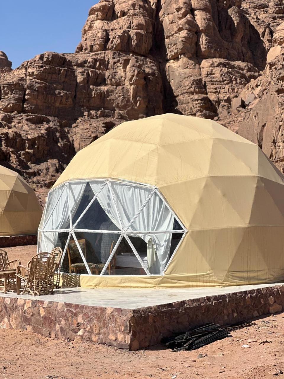 Star Magic Camp Hotel Wadi Rum Buitenkant foto