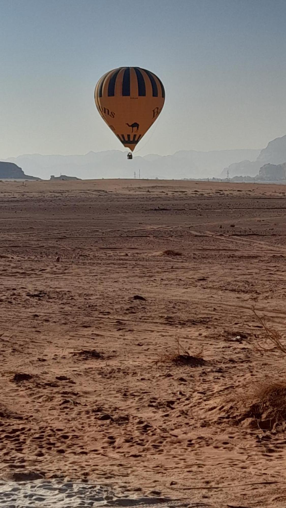 Star Magic Camp Hotel Wadi Rum Buitenkant foto