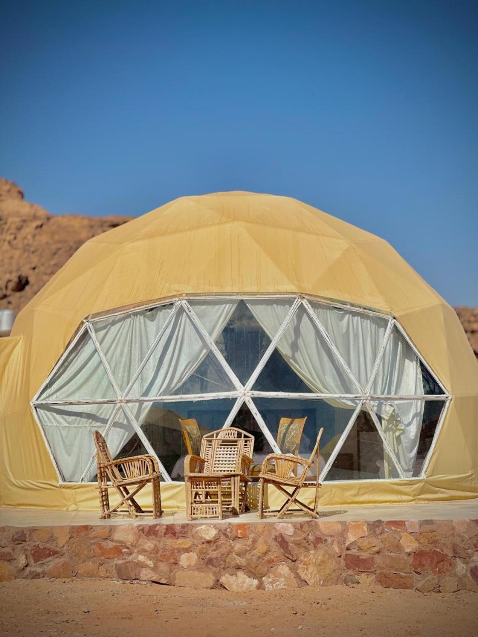 Star Magic Camp Hotel Wadi Rum Buitenkant foto