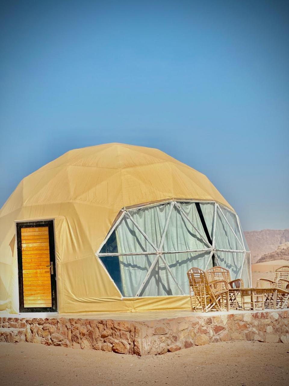 Star Magic Camp Hotel Wadi Rum Buitenkant foto