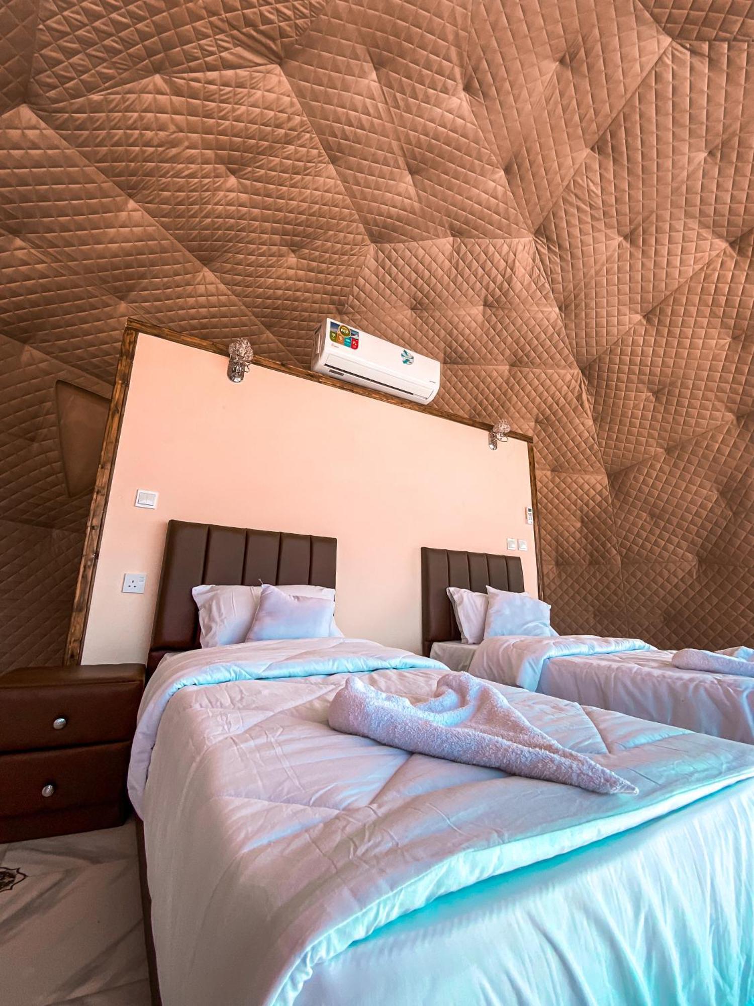 Star Magic Camp Hotel Wadi Rum Buitenkant foto